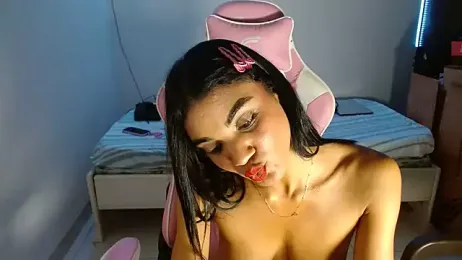 Raya_velvet webcam stripchat model stream image