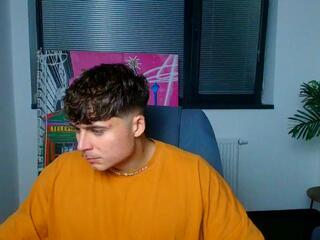 Noah Sandler webcam model stream image