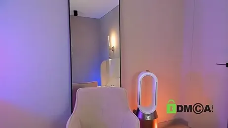 Wallflowerr webcam model stream image