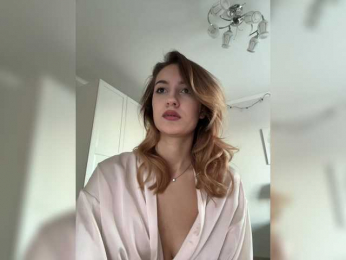 -Lana-Chester- webcam model stream image