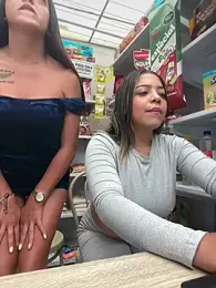 AdaPink_ webcam model stream image