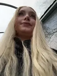 Milkyy_wway webcam model stream image