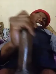 SharmudaBond webcam model stream image