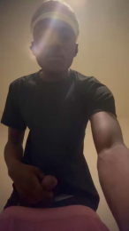 Bigman223comes webcam model stream image