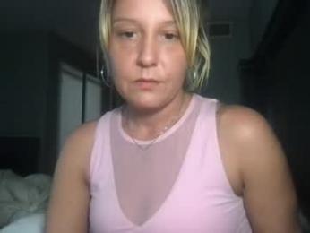 betteroffdeadduh webcam model stream image