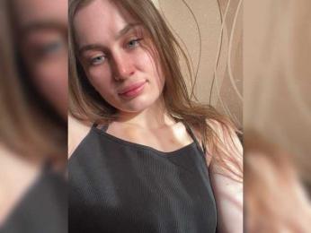 Fyflia webcam bongacams model stream image