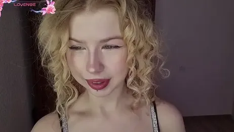 LynetHakes webcam model stream image
