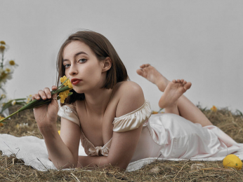 JinnyShiny webcam livejasmin model stream image