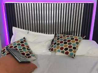 violett-salvatore webcam model stream image