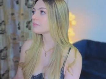 fresita_pink_ webcam model stream image