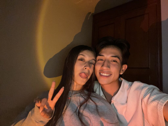 MikeAndEva webcam model stream image