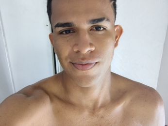 AstonVera webcam livejasmin model stream image