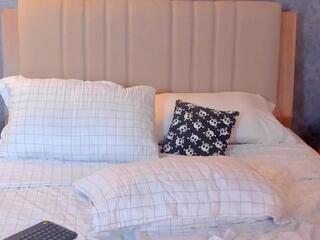 Isa Raven webcam model stream image