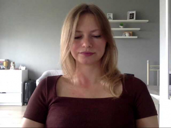 kissMillie webcam bongacams model stream image