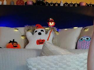 Anayse Maze webcam model stream image