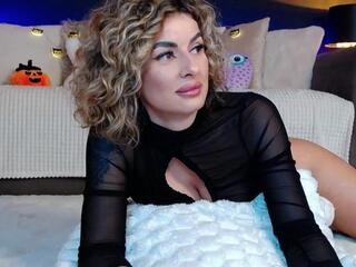 Anayse Maze webcam model stream image