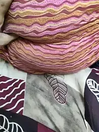 moms_bulls webcam stripchat model stream image