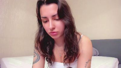 NickyHence webcam model stream image