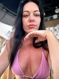 LilliThelo webcam model stream image