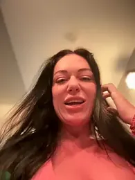 LilliThelo webcam model stream image