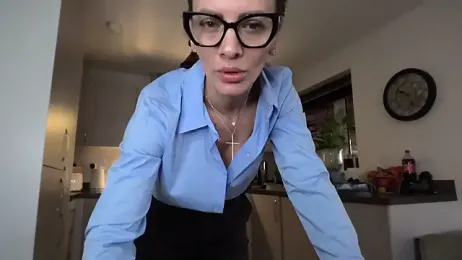 QuenMonicaUK webcam model stream image