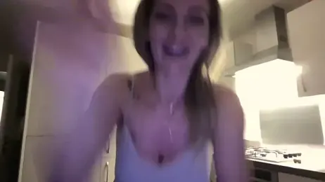 QuenMonicaUK webcam model stream image