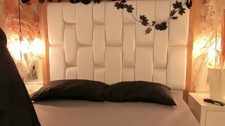 Daphne_And_Roger webcam stripchat model stream image