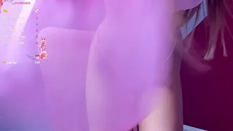 LullyFox webcam model stream image