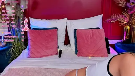 LullyFox webcam model stream image