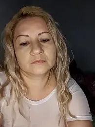 Karoline_milf_hot webcam stripchat model stream image