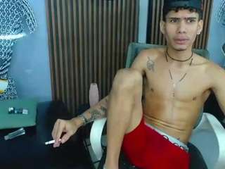 skinny-cute-alyer webcam model stream image