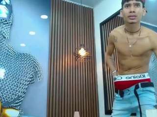 skinny-cute-alyer webcam model stream image