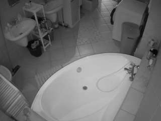 voyeurcam-julmodels-bath-1st-1 webcam model stream image