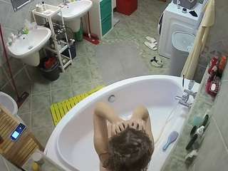 voyeurcam-julmodels-bath-1st-1 webcam model stream image