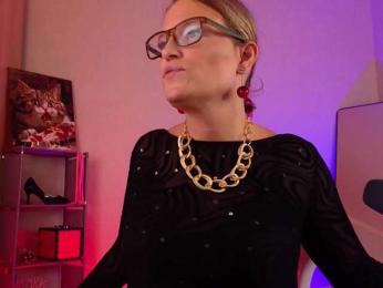 Lady_Shine webcam model stream image
