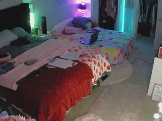 voyeurcam-house-charleys-room webcam model stream image