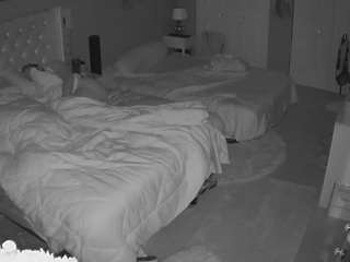 voyeurcam-house-charleys-room webcam model stream image