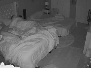 voyeurcam-house-charleys-room webcam model stream image