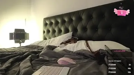 SophieTrner webcam model stream image