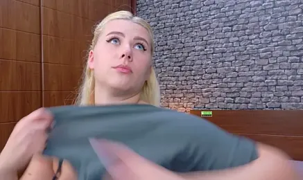 CuteBlondeMe webcam model stream image