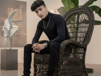 AlekAzarov webcam model stream image