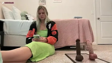 PaigePawg webcam model stream image