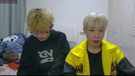 Chili-001 webcam stripchat model stream image