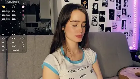 lovelyalivia webcam model stream image