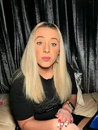 Strongqueen webcam model stream image