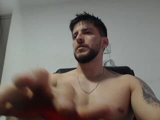 Tiam Stark webcam model stream image