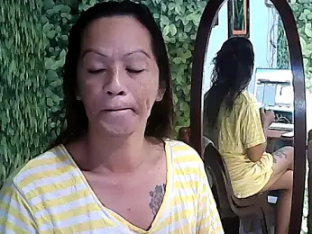 yummy_21xxx webcam model stream image