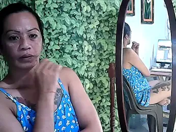 yummy_21xxx webcam model stream image