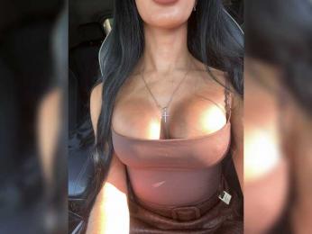 LuxeMia1 webcam bongacams model stream image