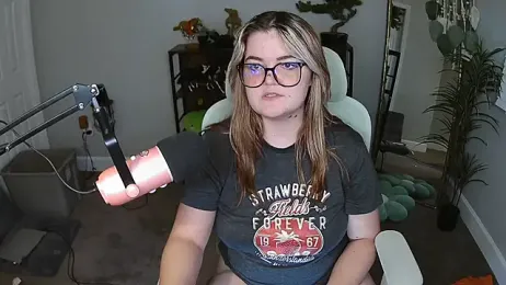 Briieverly webcam model stream image